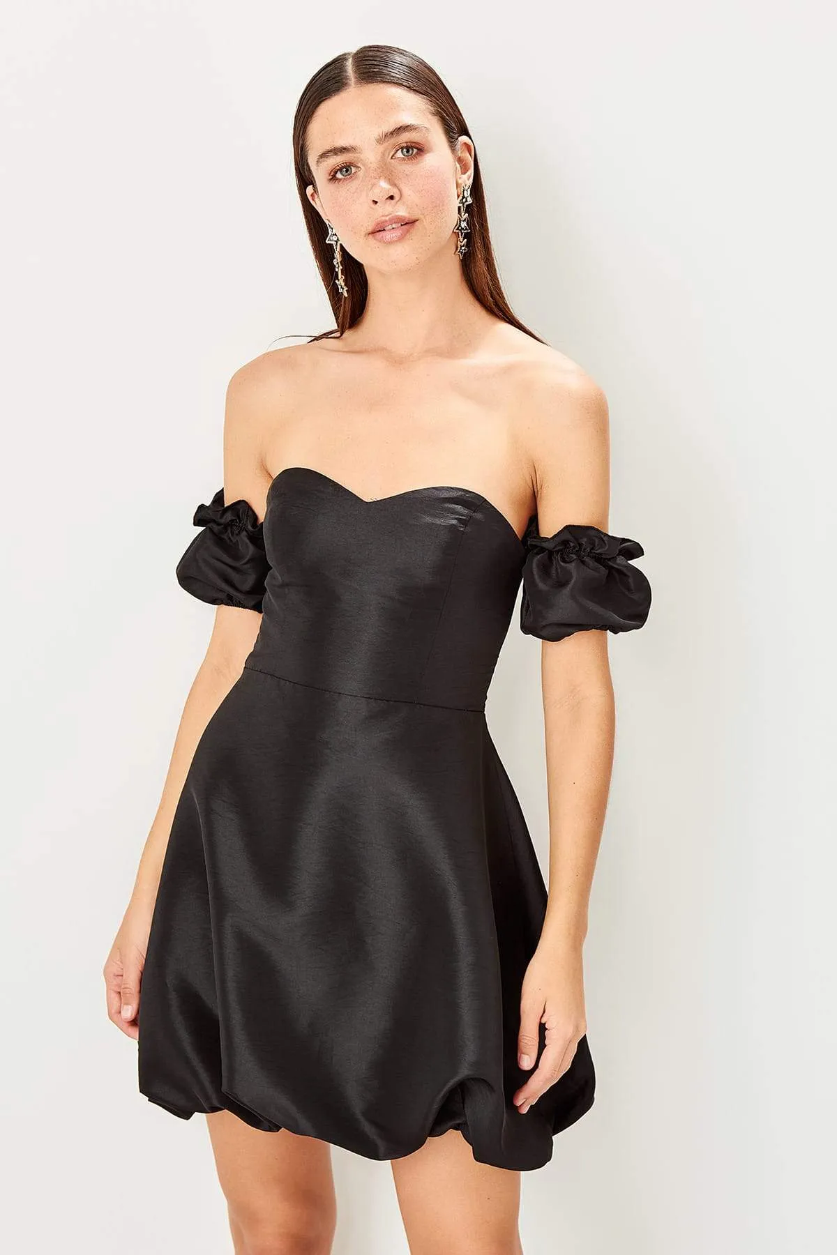 10863 Black Off-Shoulder Balloon Skirt Dress