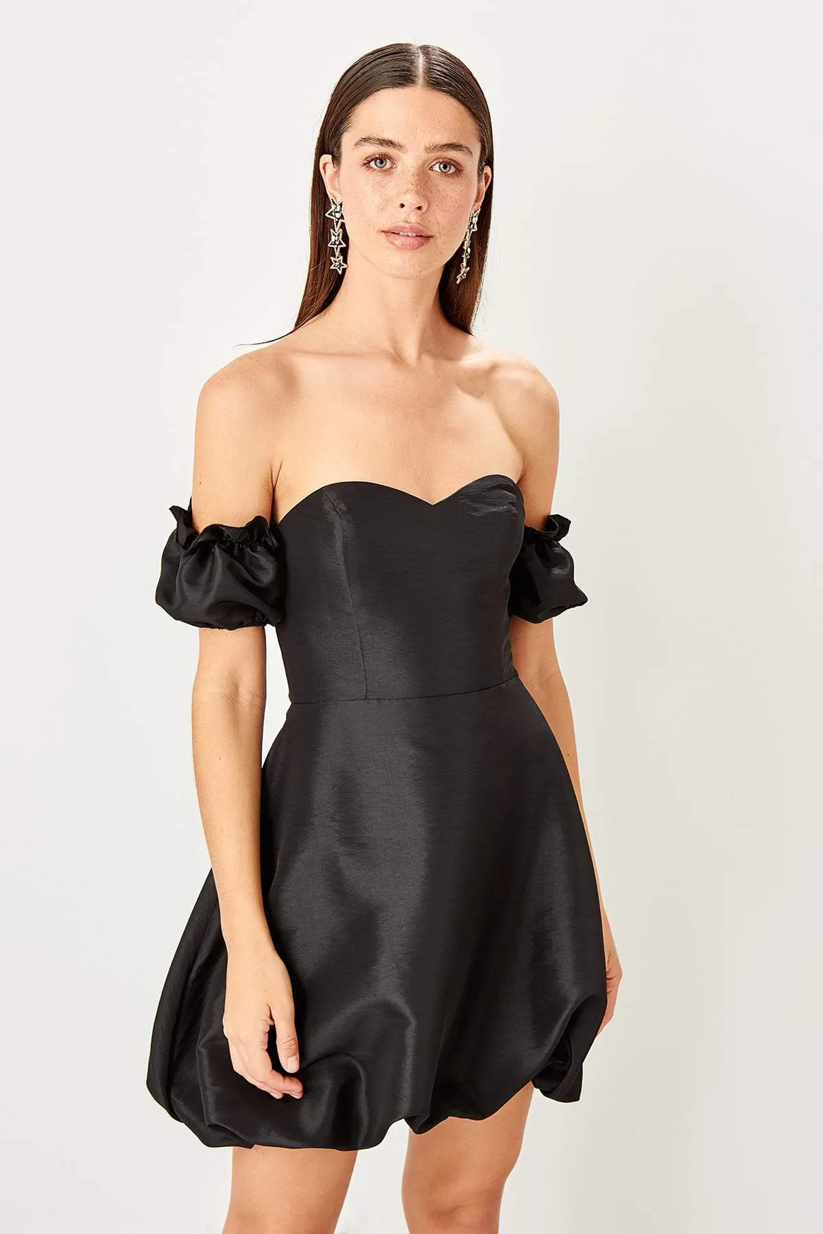 10863 Black Off-Shoulder Balloon Skirt Dress